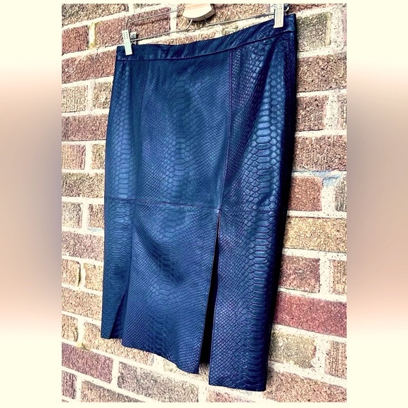 ALICE + OLIVIA Lambs Leather Pencil Snakeskin Midi Skirt Womens Size 6 Black - Picture 2 of 16